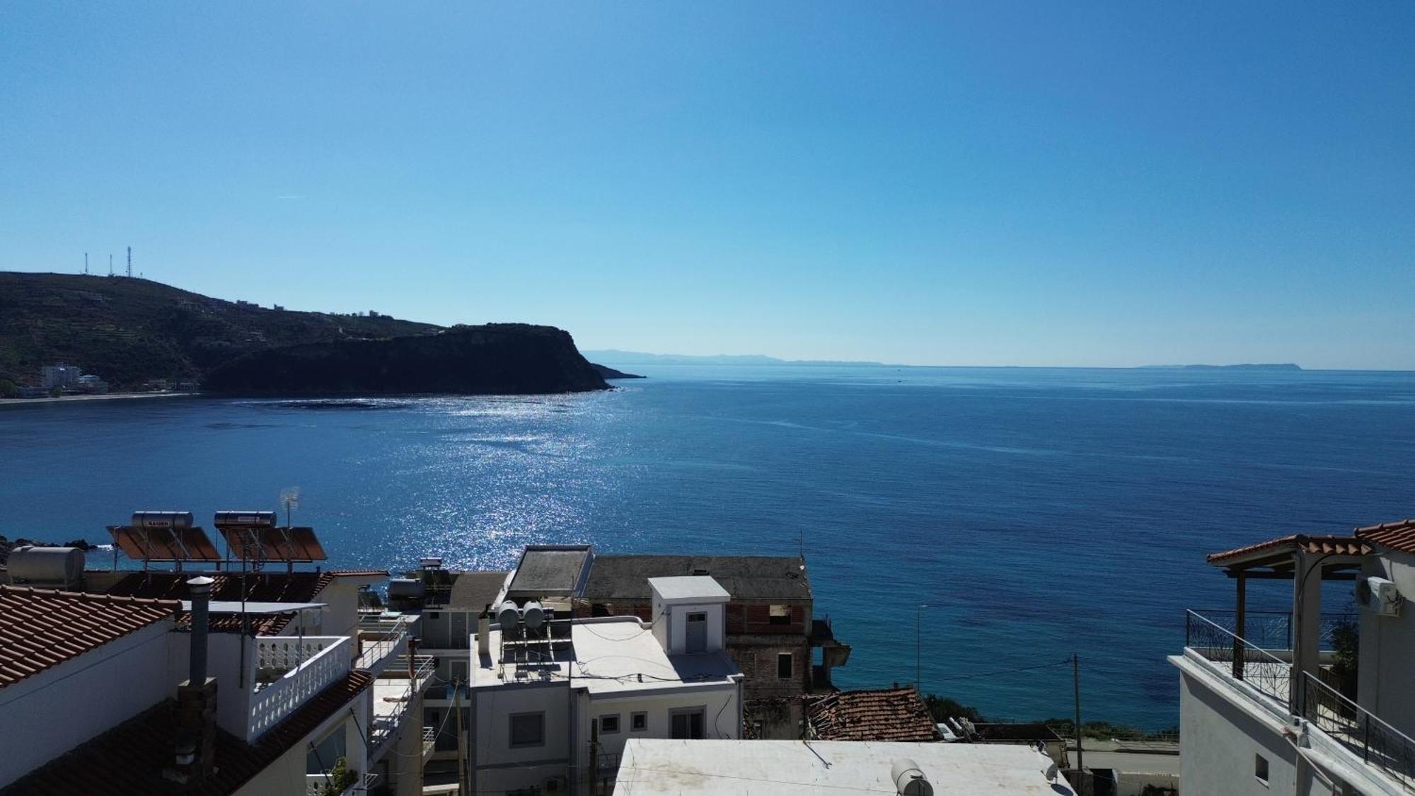 Jon Rooms Himare Buitenkant foto