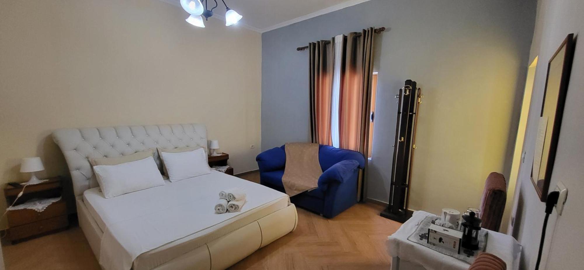 Jon Rooms Himare Buitenkant foto