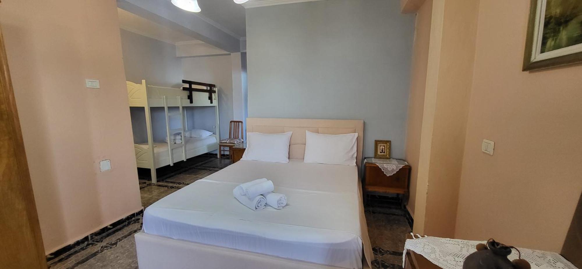 Jon Rooms Himare Buitenkant foto