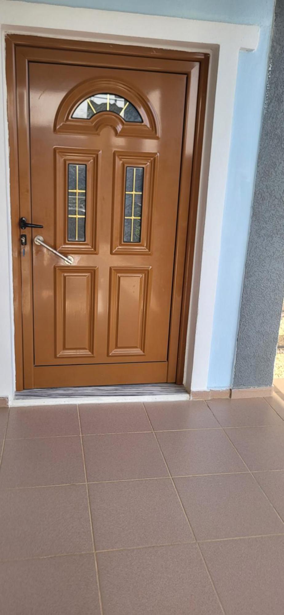 Jon Rooms Himare Buitenkant foto