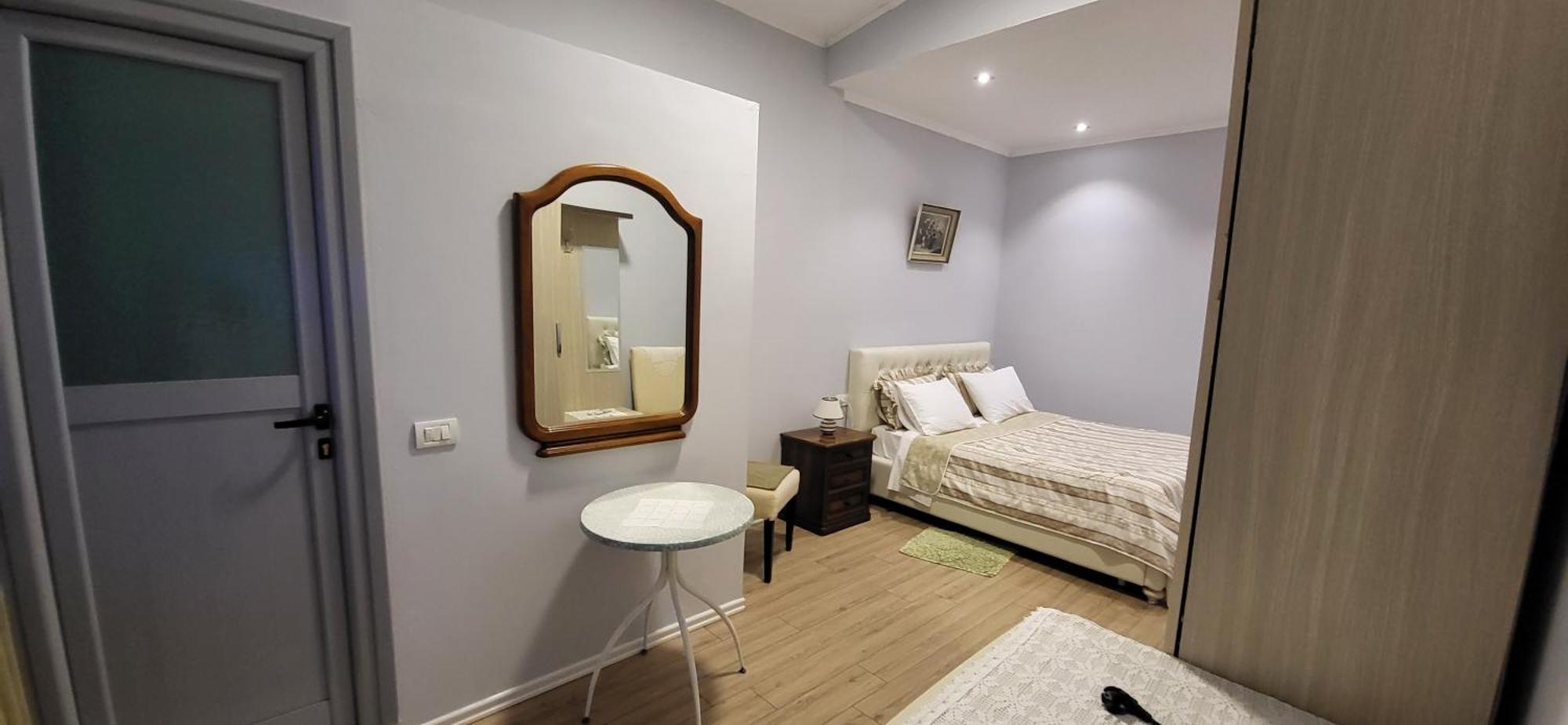 Jon Rooms Himare Buitenkant foto